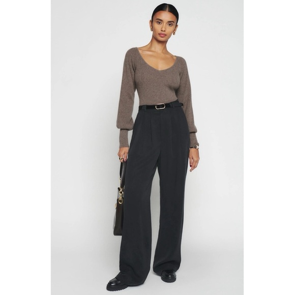 Reformation Hart Cashmere Sweater Knit V Scoop Neck RIbbed in Cocoa Brown - Picture 3 of 12